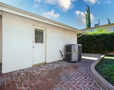 18119 Calvert Street - Photo Thumbnail 29
