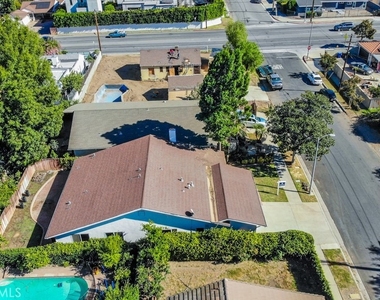 18119 Calvert Street - Photo Thumbnail 33