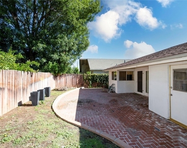 18119 Calvert Street - Photo Thumbnail 30