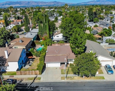 18119 Calvert Street - Photo Thumbnail 31