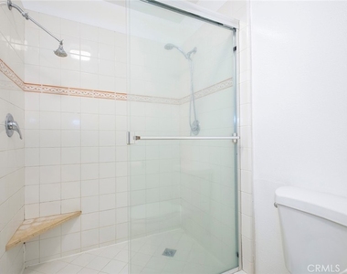18119 Calvert Street - Photo Thumbnail 26