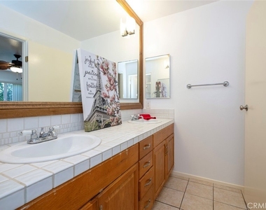 18119 Calvert Street - Photo Thumbnail 27