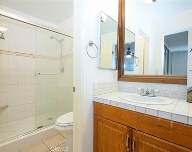 18119 Calvert Street - Photo Thumbnail 25