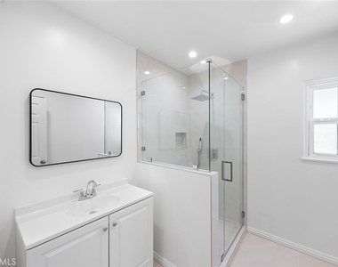 826 E Olive Avenue - Photo Thumbnail 4