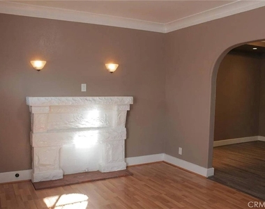 610 Brittania Street - Photo Thumbnail 4