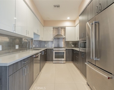 1941 Waltonia Drive - Photo Thumbnail 18