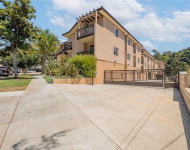 1941 Waltonia Drive - Photo Thumbnail 8