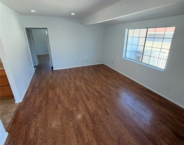 1019 1019 N Patt St - Photo Thumbnail 3