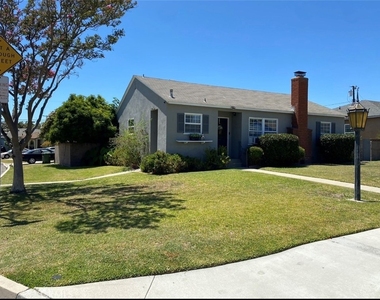 11832 Rose Hedge Drive - Photo Thumbnail 1