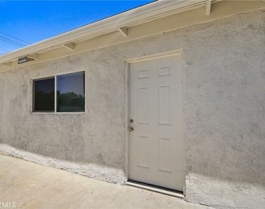 3008 N Arrowhead - Photo Thumbnail 1