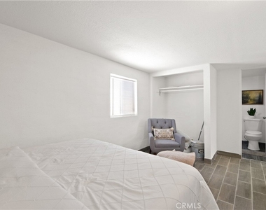 3008 N Arrowhead - Photo Thumbnail 5