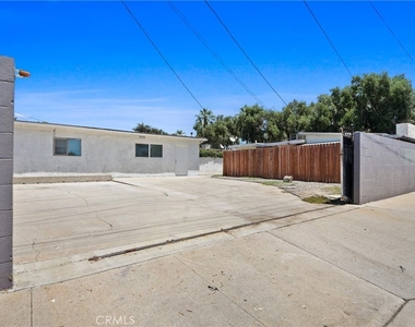 3008 N Arrowhead - Photo Thumbnail 7