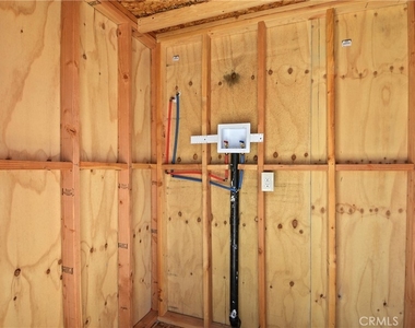 3008 N Arrowhead - Photo Thumbnail 9