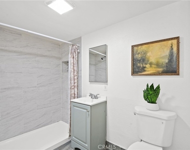 3008 N Arrowhead - Photo Thumbnail 6