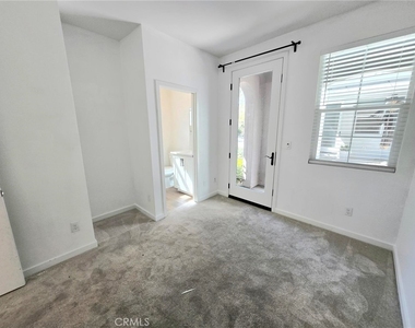 2451 E Hyde Paseo - Photo Thumbnail 11