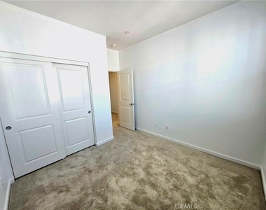 2451 E Hyde Paseo - Photo Thumbnail 16