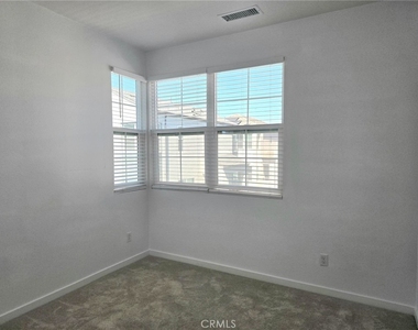 2451 E Hyde Paseo - Photo Thumbnail 17