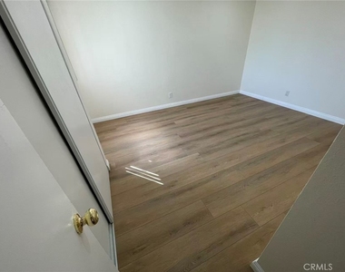 1216 S Cypress Avenue - Photo Thumbnail 8