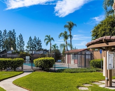 1216 S Cypress Avenue - Photo Thumbnail 13