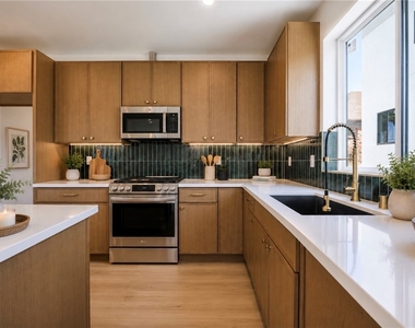 1259 S Longwood Avenue - Photo Thumbnail 1