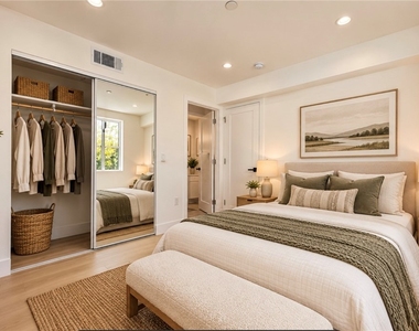 1013 S Citrus Avenue - Photo Thumbnail 3