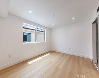 1013 S Citrus Avenue - Photo Thumbnail 15
