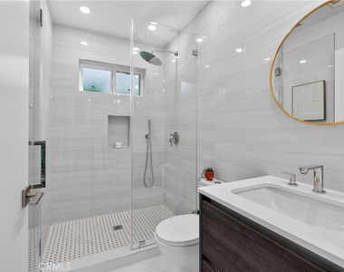 4844 Biloxi Avenue - Photo Thumbnail 65