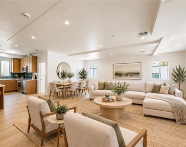 1261 S Longwood Avenue - Photo Thumbnail 1