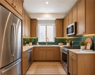 1261 S Longwood Avenue - Photo Thumbnail 2