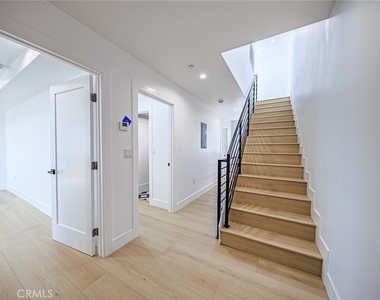 1261 S Longwood Avenue - Photo Thumbnail 29
