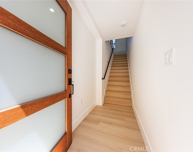 1261 S Longwood Avenue - Photo Thumbnail 13
