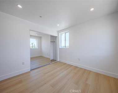 1261 S Longwood Avenue - Photo Thumbnail 41