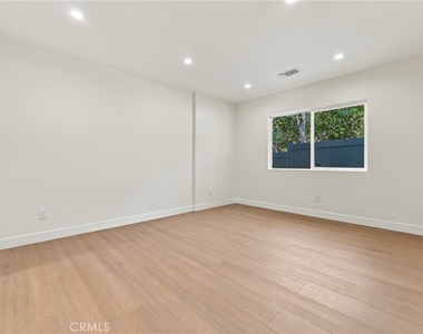 10902 Tujunga Canyon - Photo Thumbnail 9