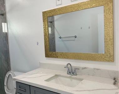11439 Freer St - Photo Thumbnail 6