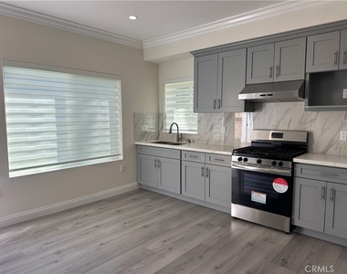 11439 Freer St - Photo Thumbnail 7