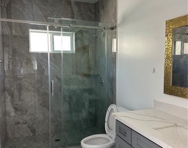 11439 Freer St - Photo Thumbnail 3