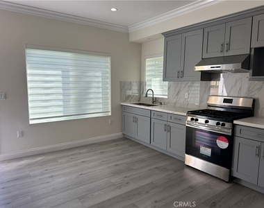 11439 Freer St - Photo Thumbnail 5