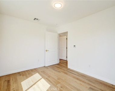 2312 California - Photo Thumbnail 18