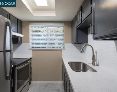 4800 Bayview Ave - Photo Thumbnail 2
