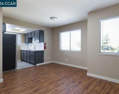 4800 Bayview Ave - Photo Thumbnail 8