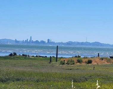 4800 Bayview Ave - Photo Thumbnail 13
