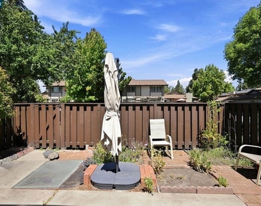 1738 Candelero Ct - Photo Thumbnail 10