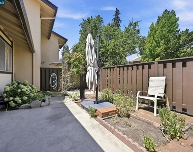 1738 Candelero Ct - Photo Thumbnail 11
