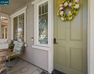 390 Black Rock St - Photo Thumbnail 1