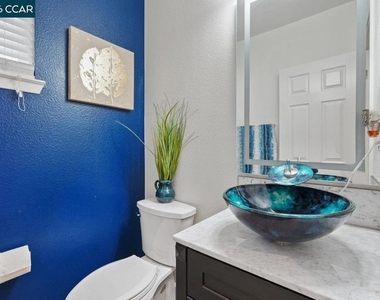 390 Black Rock St - Photo Thumbnail 6
