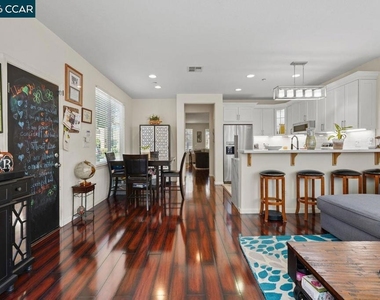 390 Black Rock St - Photo Thumbnail 8