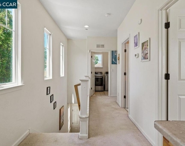 390 Black Rock St - Photo Thumbnail 15