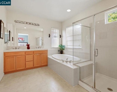 390 Black Rock St - Photo Thumbnail 17