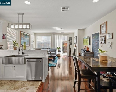 390 Black Rock St - Photo Thumbnail 13
