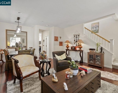 390 Black Rock St - Photo Thumbnail 3